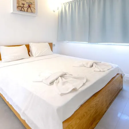 Sea View Flat With Terrace 3 Min To Beach Gümüşlük