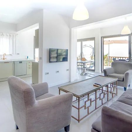 Villa Sea View Flat With Terrace 3 Min To Beach
