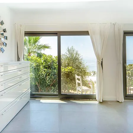 Villa Sea View Flat With Terrace 3 Min To Beach Gumusluk